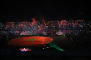 Ce mercredi, débute la 19e édition de la Coupe du monde des Clubs à Tanger. C'est la troisième fois que le Maroc accueille la compétition après 2013 et 2014. Cérémonie d’ouverture : Avant le match d’ouverture aura lieu une cérémonie qualifiée d’exceptionnelle par la FIFA. Une chanson spéciale ‘’Mondial 2022’’ est au programme ainsi que plusieurs plateaux représentatifs de la culture marocaine. Match d’ouverture : -Le match d'ouverture opposera Al Ahly, finaliste de la Ligue des champions de la CAF, à Auckland City, vainqueur de la Ligue des champions de l’OFC. -La rencontre a débuté à 20 h.