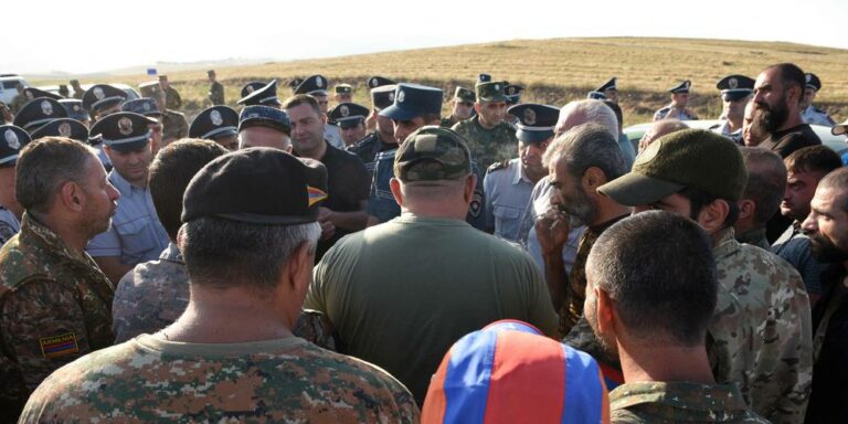 TOPSHOT-ARMENIA-AZERBAIJAN-KARABAKH-CONFLICT-LACHIN