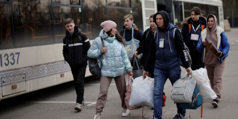 guerre-en-ukraine-comment-l-union-europeenne-fait-face-a-l-afflux-de-refugies