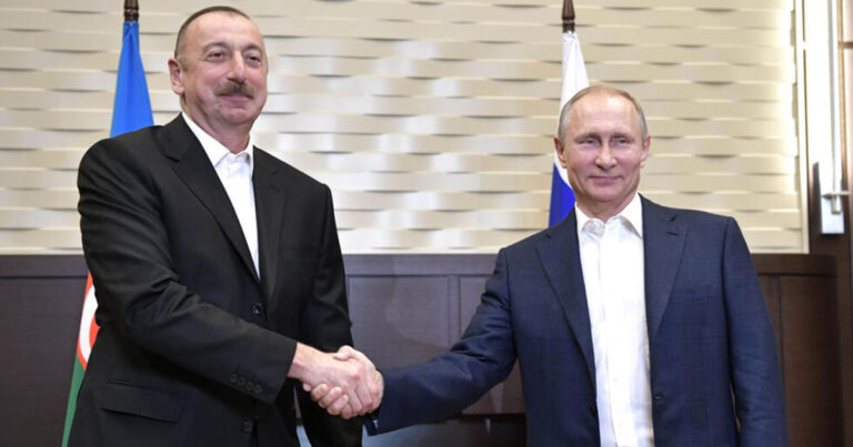 Poutine-est-arrive-en-Azerbaidjan-pour-une-visite-dEtat